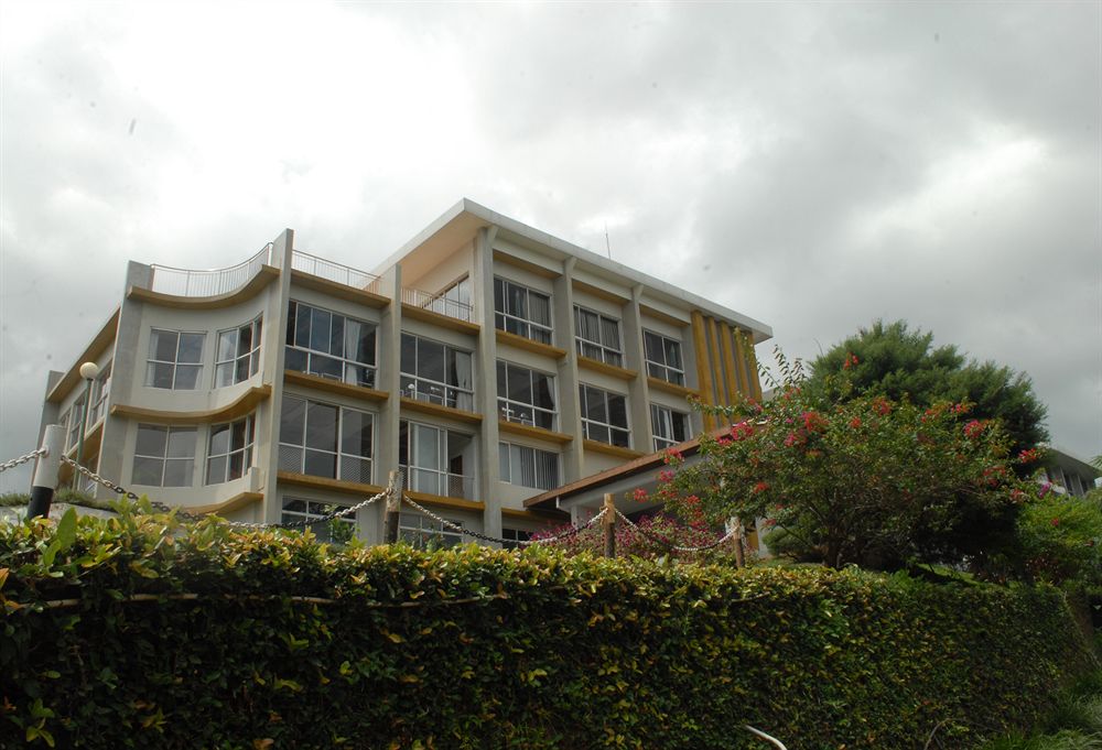 Hotel Topaz Kandy image 1